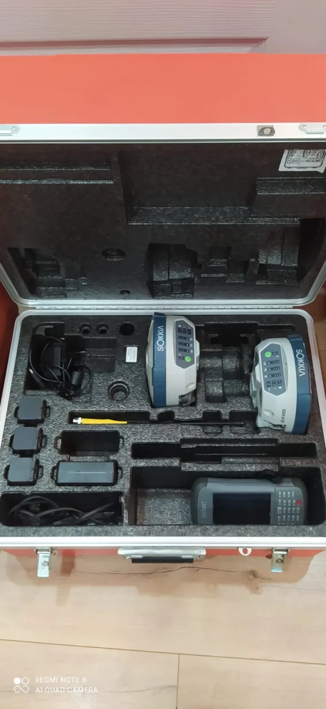 Sokkia GRX2 Base and Rover with Controller